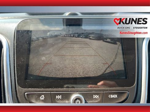 Used 2018 Chevrolet Equinox Premier FWD image 25