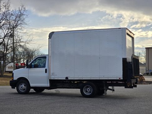 Used 2017 GMC Savana 3500 image 11