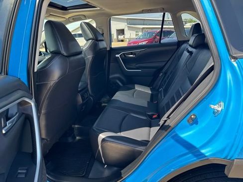 Used 2020 Toyota RAV4 XLE Premium AWD/4WD image 21