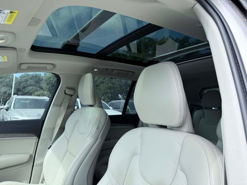 Certified 2024 Volvo XC90 T8 Ultimate AWD/4WD image 12