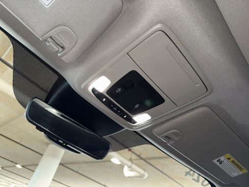 Used 2024 Honda Pilot Touring image 32