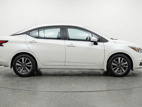 Used 2025 Nissan Versa SV FWD image 11