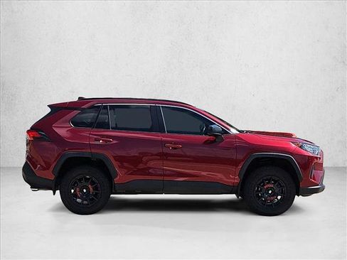 Used 2021 Toyota RAV4 LE FWD image 4