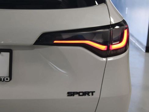 Certified 2024 Honda HR-V Sport image 39