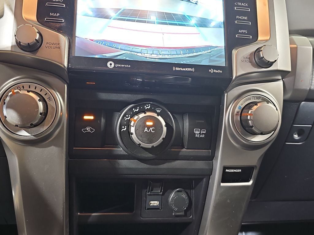 Used 2020 Toyota 4Runner SR5 Premium w/ Moonroof Package AWD/4WD image 25