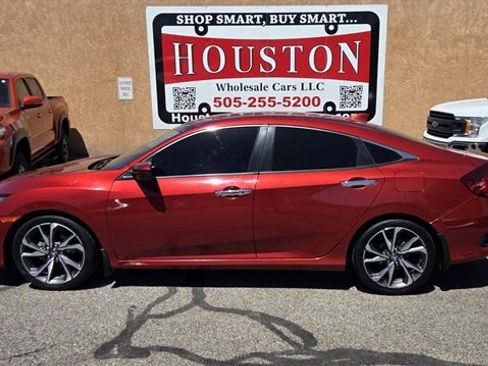 Used 2020 Honda Civic Touring image 1