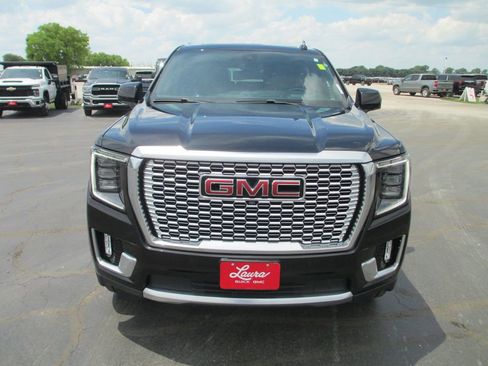Used 2022 GMC Yukon Denali w/ Denali Ultimate Package AWD/4WD image 14
