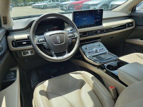 Certified 2022 Lincoln Nautilus FWD w/ Premium Package image 11