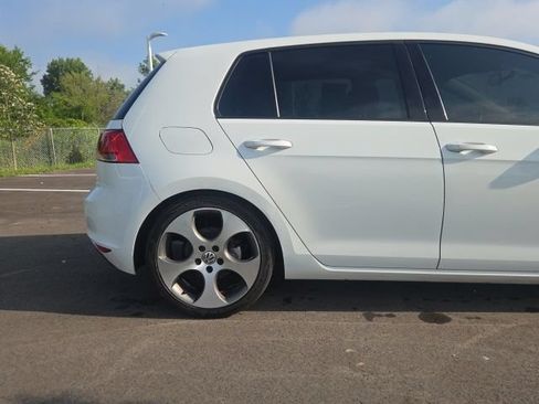 Used 2015 Volkswagen Golf S FWD image 10