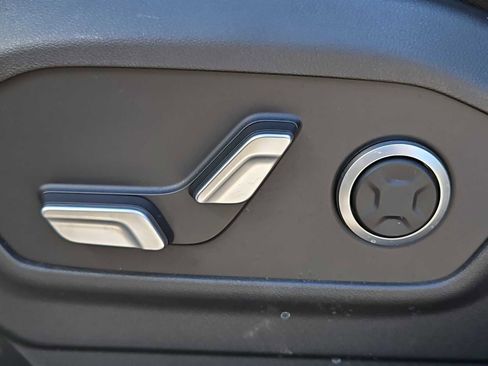 Used 2025 Hyundai Santa Fe Limited AWD/4WD image 17