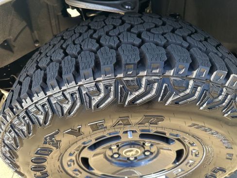 New 2025 Ford Bronco 4-Door w/ Sasquatch Package image 11