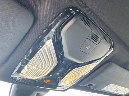 Used 2020 BMW 330i xDrive Sedan w/ M Sport Package image 23