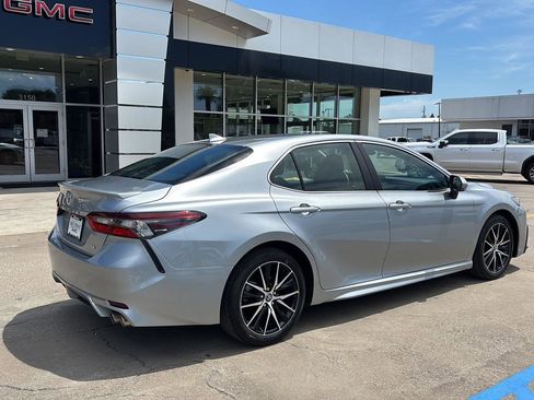 Used 2023 Toyota Camry SE image 7