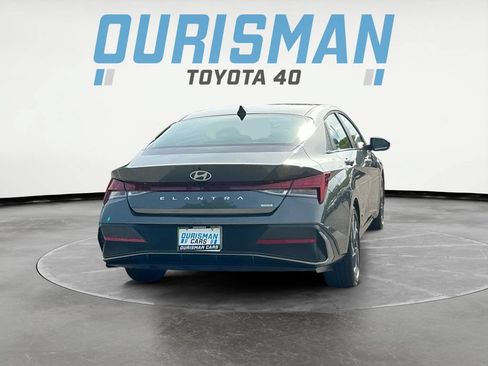 Used 2025 Hyundai Elantra Limited FWD image 6