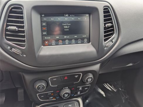 Used 2020 Jeep Compass Latitude w/ Popular Equipment Group AWD/4WD image 27
