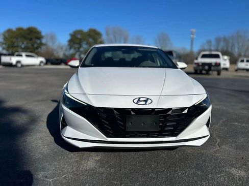 Used 2023 Hyundai Elantra SEL FWD image 5