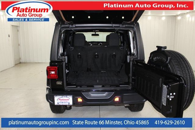 Used 2019 Jeep Wrangler Unlimited Sahara w/ Safety Group AWD/4WD image 30