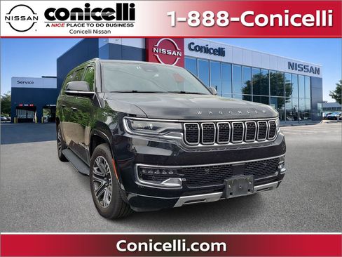 Used 2024 Jeep Wagoneer L Series II w/ Flexible Seating Group AWD/4WD image 1