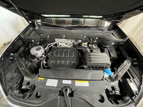 Certified 2024 Volkswagen Atlas SEL Premium R-Line image 31