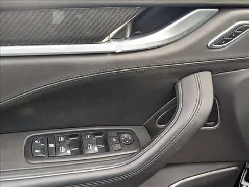 Used 2018 Maserati Levante GranSport image 20