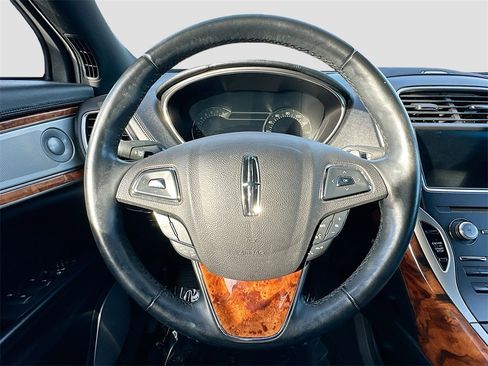 Used 2018 Lincoln MKX Reserve w/ Luxury Package image 11