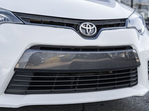 Used 2015 Toyota Corolla LE image 9