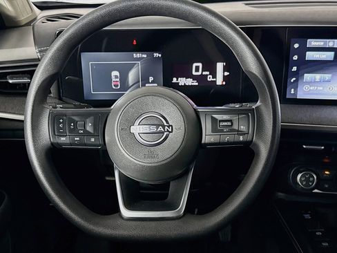 Used 2025 Nissan Kicks SV AWD/4WD image 24