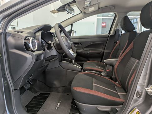 New 2025 Nissan Versa SR w/ Trunk Package image 10