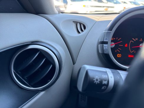 Used 2005 Nissan 350Z Touring image 21