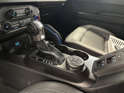 Used 2024 Ford Bronco Black Diamond image 4
