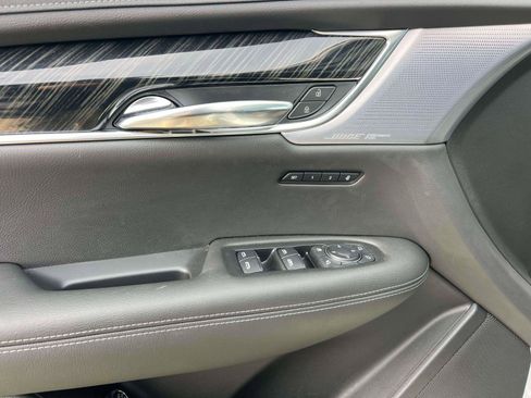 Used 2020 Cadillac XT6 Premium Luxury image 12