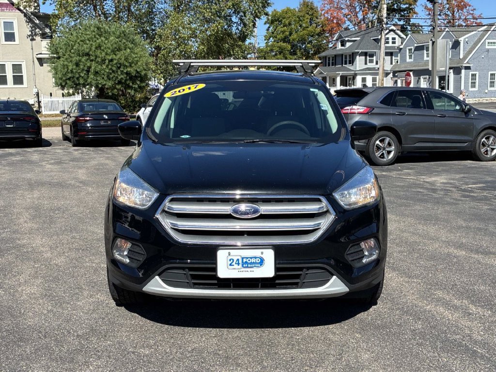 Used 2017 Ford Escape SE FWD image 2