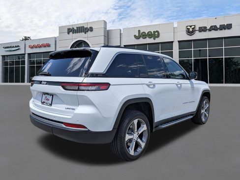 New 2026 Jeep Grand Cherokee Limited w/ Luxury Tech Group II RWD image 3