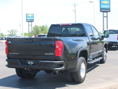 New 2026 Chevrolet Silverado 3500 High Country w/ High Country Premium Package AWD/4WD image 9