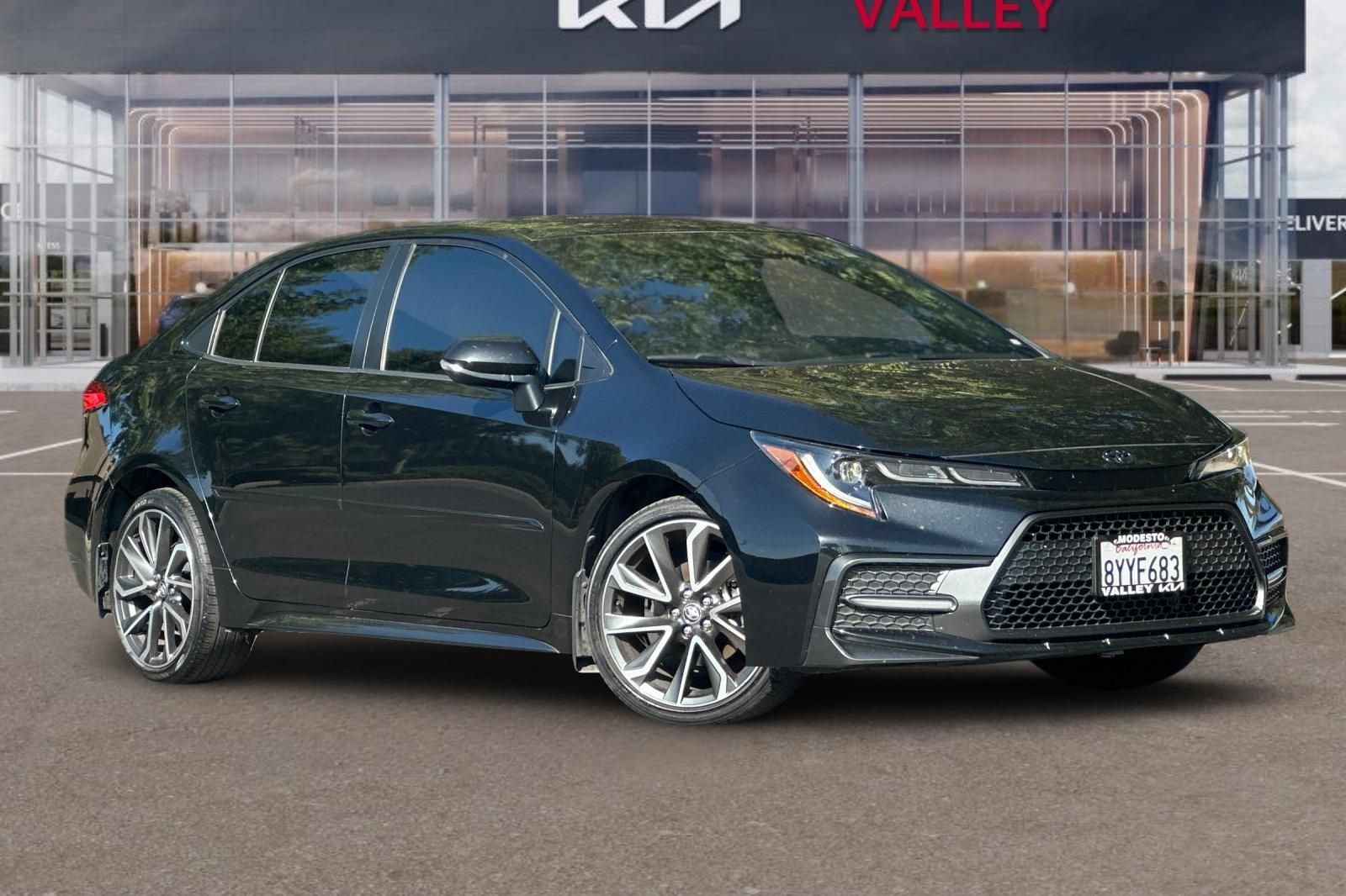 Used 2022 Toyota Corolla SE w/ Body Protection Package (TMS) FWD image 2