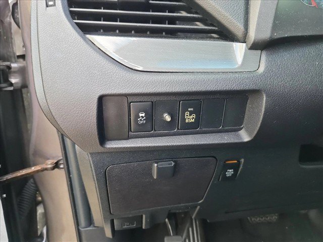 Used 2015 Toyota Sienna SE Premium FWD image 11