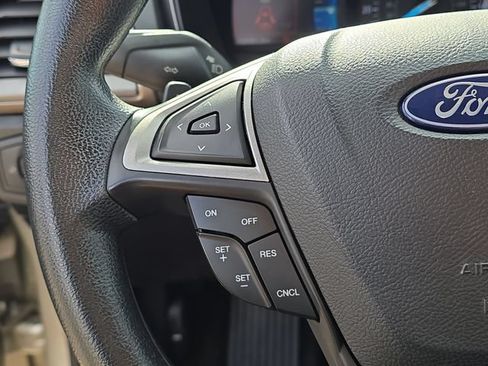 Certified 2018 Ford Fusion SE w/ Fusion SE Technology Package FWD image 11
