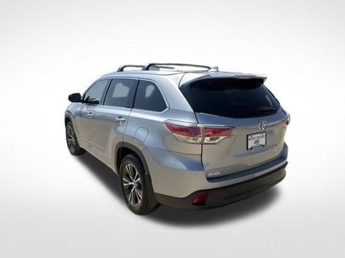 Used 2016 Toyota Highlander XLE FWD image 5