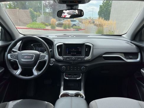 Used 2024 GMC Terrain SLE image 20