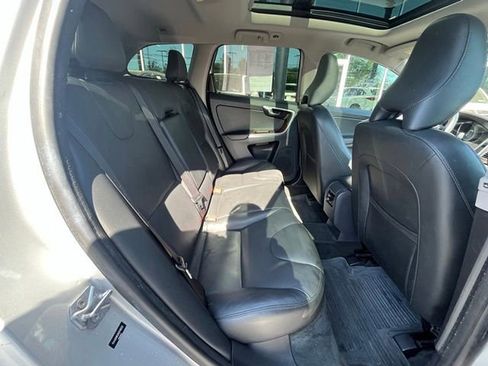 Used 2017 Volvo XC60 T5 Inscription w/ Preferred Option Package AWD/4WD image 11