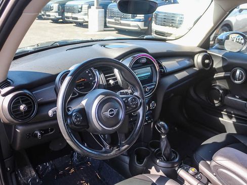 Used 2019 MINI Cooper 2-Door Hardtop w/ Signature Upholstery Package FWD image 21