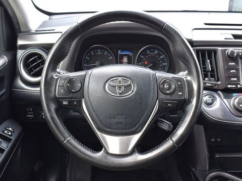 Used 2018 Toyota RAV4 XLE AWD/4WD image 16