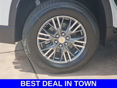 New 2026 Chevrolet Traverse LT w/ Sun and Wheel Package FWD image 38