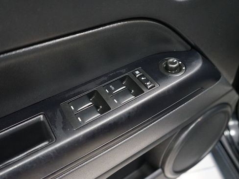 Used 2016 Jeep Compass Sport w/ Power Value Group FWD image 20