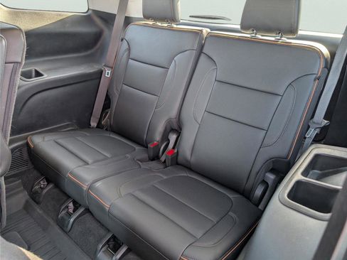 Used 2023 GMC Acadia AT4 w/ Technology Package AWD/4WD image 32