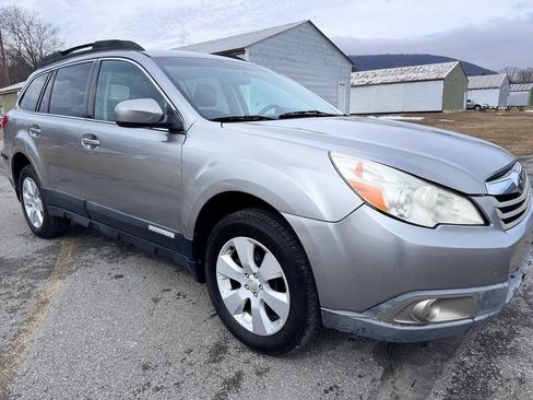 Used 2011 Subaru Outback 2.5i Premium w/ All-Weather Pkg image 1
