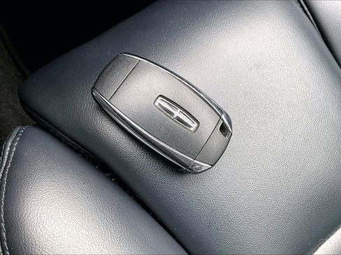 Used 2017 Lincoln Continental Premiere image 13