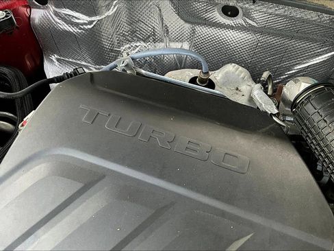 Used 2024 Chevrolet Trax RS FWD image 27