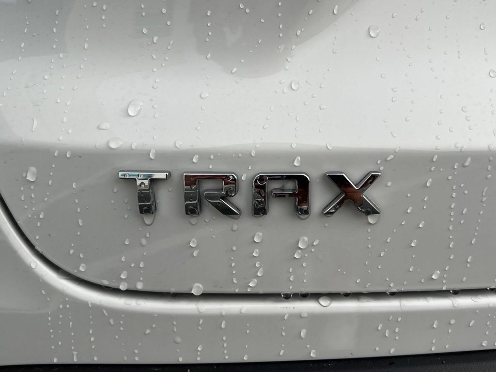 New 2026 Chevrolet Trax LT w/ Driver Confidence Package FWD image 7