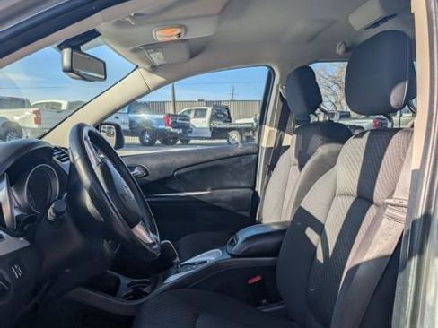 Used 2015 Dodge Journey SE image 31